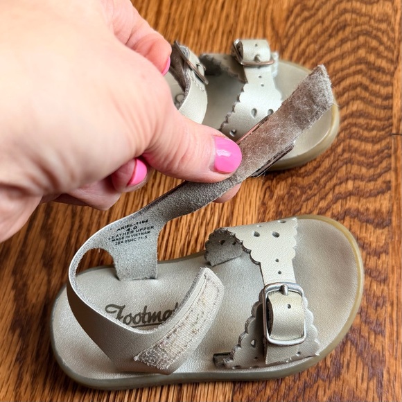 Footmates Ariel Soft Gold Leather Sandals - Picture 6 of 7